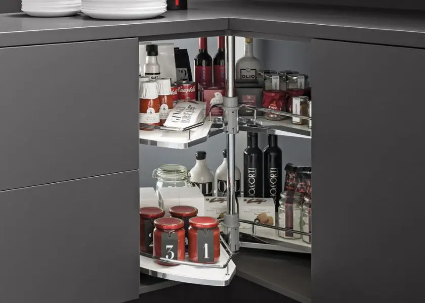 Maksimalkan Rak Sudut Putar untuk Dapur Kecil tapi Rapi